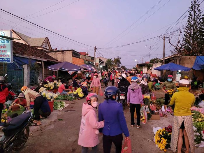 Hình ảnh minh họa: Chợ Tết quê hương