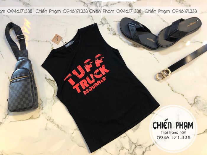 Không gian thời trang tại Chiến Phạm