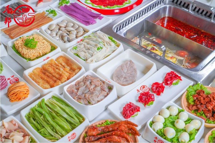 Ảnh 3 - Lẩu Hong Kong Hương Bang: Nồi lẩu đậm đà với nguyên liệu cao cấp và hải sản tươi sống