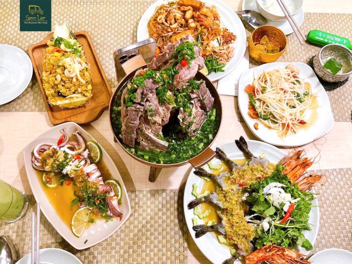Góc chụp hình check-in độc đáo tại Sam Lor Thai Restaurant