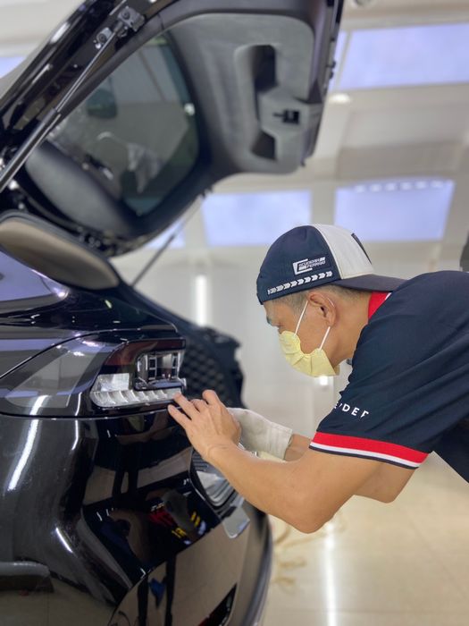 Hình ảnh 2: Quy trình phủ ceramic cao cấp tại Vietnam Car Care