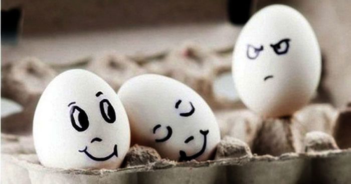 Hình ảnh minh họa sinh động về biểu hiện đố kỵ