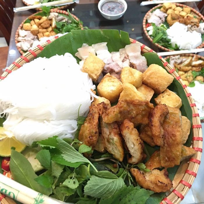 Bún Đậu Ven Hồ - Ảnh 1