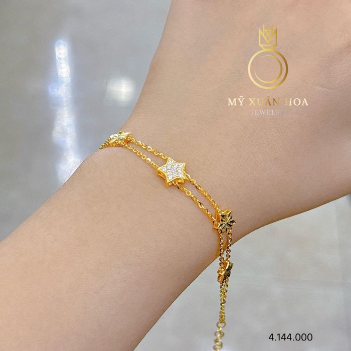 Khám phá không gian sang trọng và bộ sưu tập trang sức đa dạng tại Tiệm vàng Mỹ Xuân Hoa qua góc nhìn ấn tượng từ ảnh 2