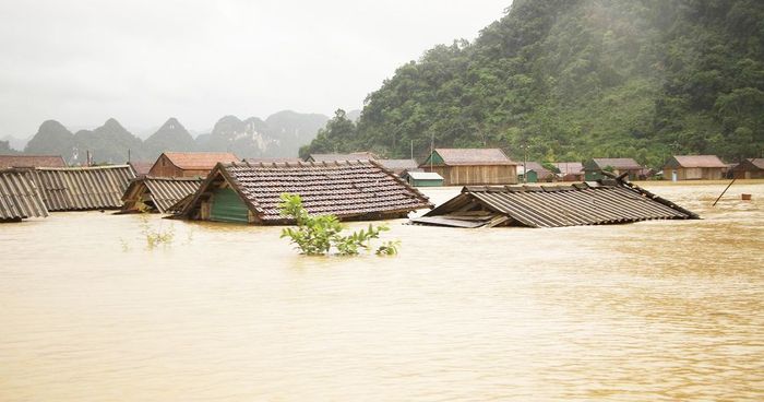 Hình ảnh chân thực về trận lũ lịch sử miền Trung năm 2020 (Nguồn: Internet)