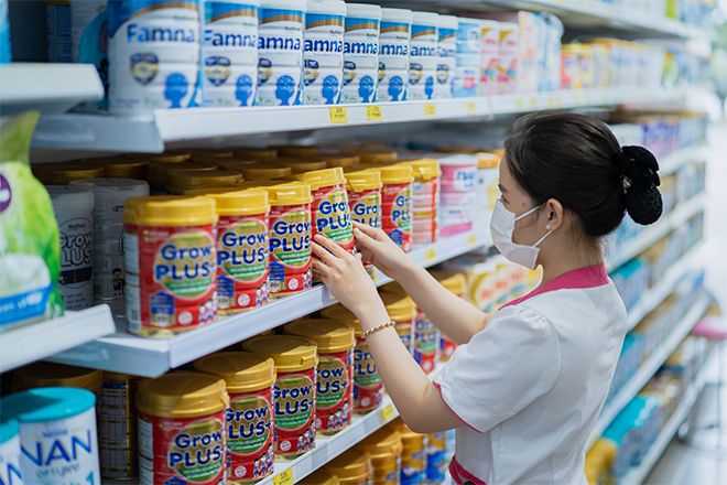 Khu vực trưng bày sữa bột đa dạng tại Con Cưng
