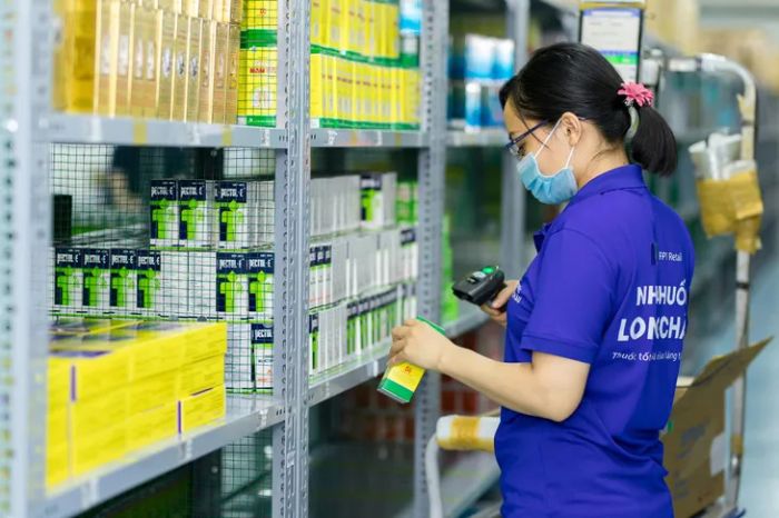 Trải nghiệm mua sắm thông minh tại FPT Long Châu