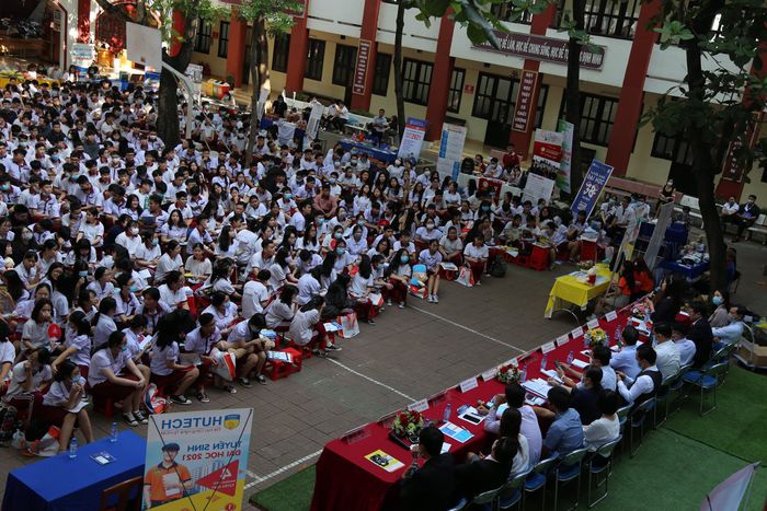 Ảnh 2 - Hệ thống trường Ngô Thời Nhiệm: Không gian học tập được đầu tư hiện đại với phòng lab, thư viện và khu thể chất đạt chuẩn.