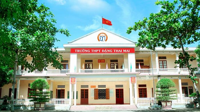 Hình ảnh ấn tượng về THPT Đặng Thai Mai - ngôi trường xanh giữa lòng Quảng Xương