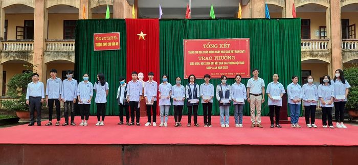 Hình ảnh ấn tượng về THPT Chu Văn An - ngôi trường với bề dày truyền thống
