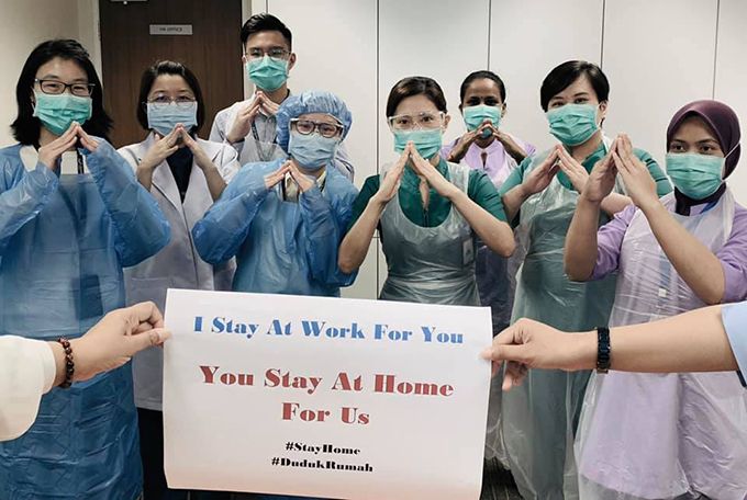 Hình ảnh minh họa: Những chiến sĩ áo trắng nơi tuyến đầu
