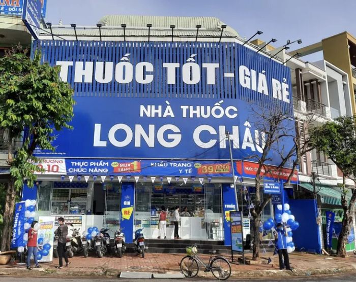 Không gian hiện đại tại Nhà Thuốc FPT Long Châu