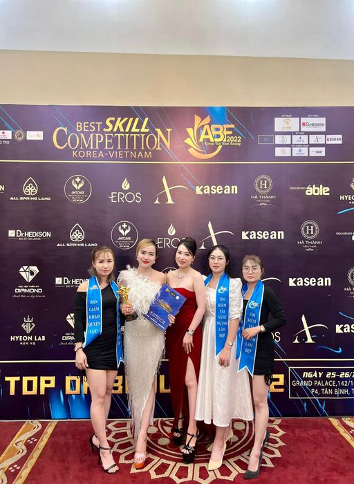 Hình ảnh thực tế kỹ thuật nối mi tại Thảo Nguyên Studio