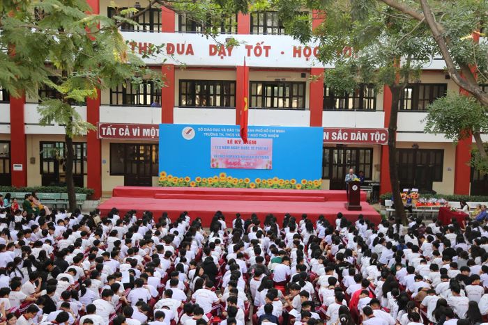Hình ảnh Ngô Thời Nhiệm School 1