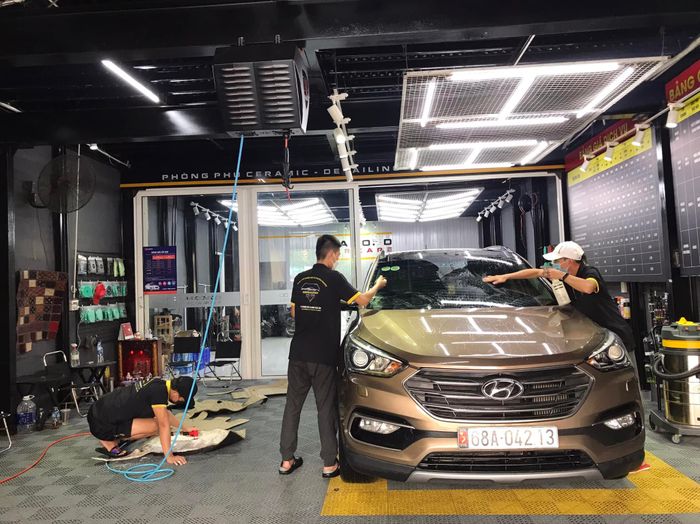 Hình ảnh học viên thực hành tại Diamond Car Care
