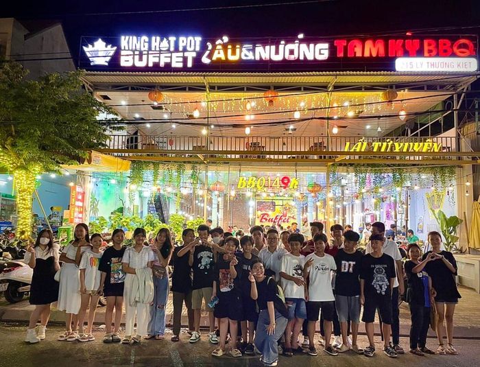 Không gian sang trọng tại Nhà Hàng Vua Lẩu - King Hot Pot & Buffet Nướng