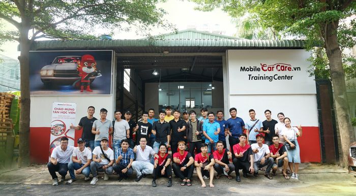 Hình ảnh lớp học thực hành tại Mobile Car Care Việt Nam