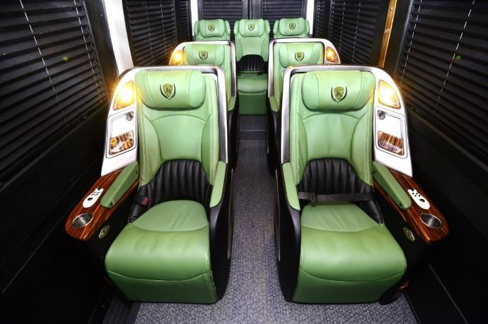 Hình ảnh nội thất sang trọng Huy Hoàng Limousine