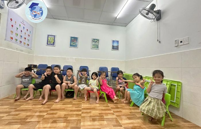 Hình ảnh lớp học tại English and More Quế Sơn