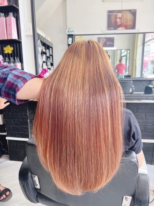 Hình ảnh thực tế dịch vụ tại Tóc Tây Hair Salon - Chất lượng và tận tâm