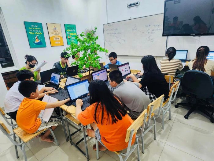 Hình ảnh phòng học hiện đại tại Trung tâm Tin học EDU PC