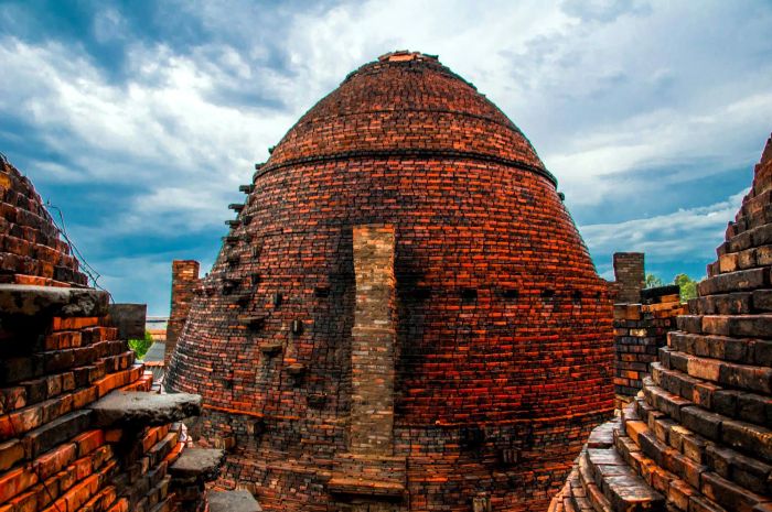 Gốm đỏ Vĩnh Long - Sắc màu đất phương Nam