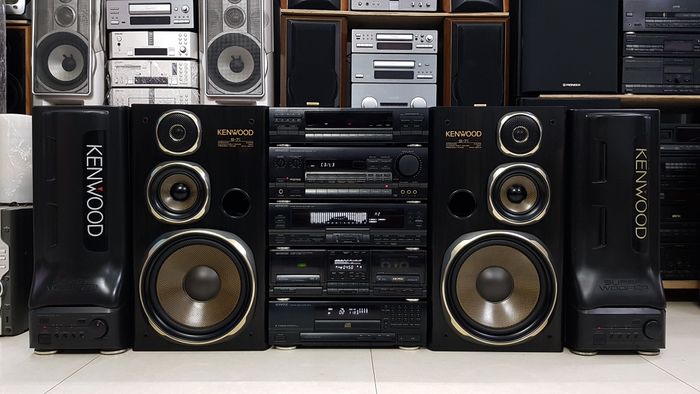 Không gian trưng bày hiện đại tại Hưng Anh Audio
