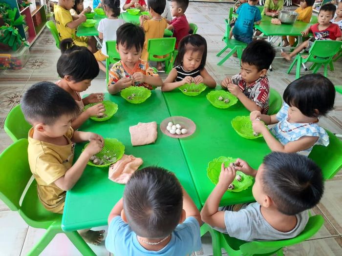 Khoảnh khắc học tập vui vẻ tại Trường Mầm non Hải Chính