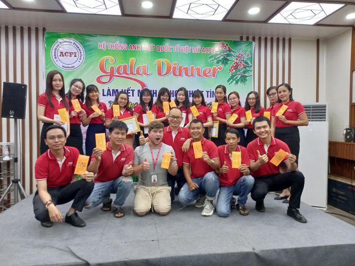 Khoảnh khắc học viên giao lưu cùng giảng viên bản ngữ tại ACPI