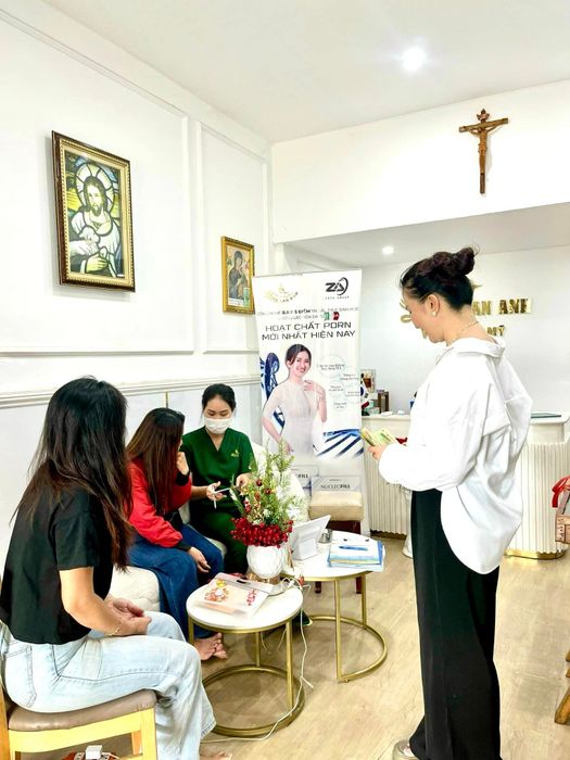 Hình ảnh thực tế quy trình xóa xăm lông mày chuẩn y khoa tại LINH LAN ANH