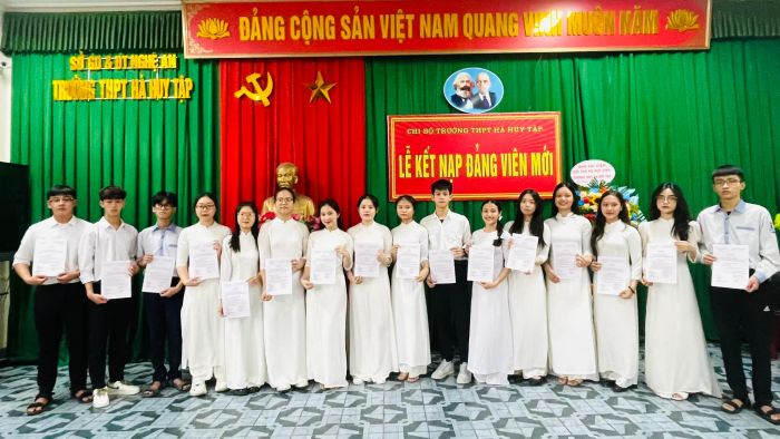 Hình ảnh đặc sắc về Trường THPT Hà Huy Tập