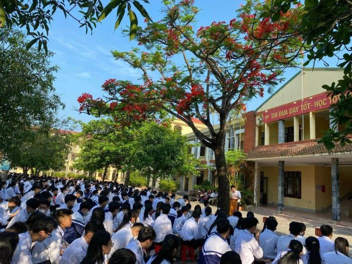 Hình ảnh ấn tượng về Trường THPT Thái Lão