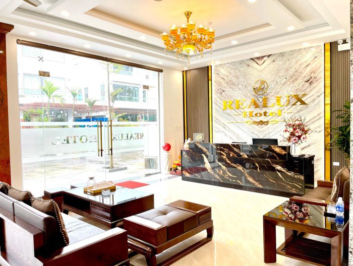 Trải nghiệm bể bơi vô cực tuyệt đẹp tại Realux Hotel