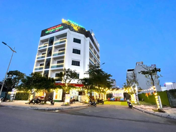 Bể bơi vô cực tuyệt đẹp tại Quỳnh Anh Luxury Hotel