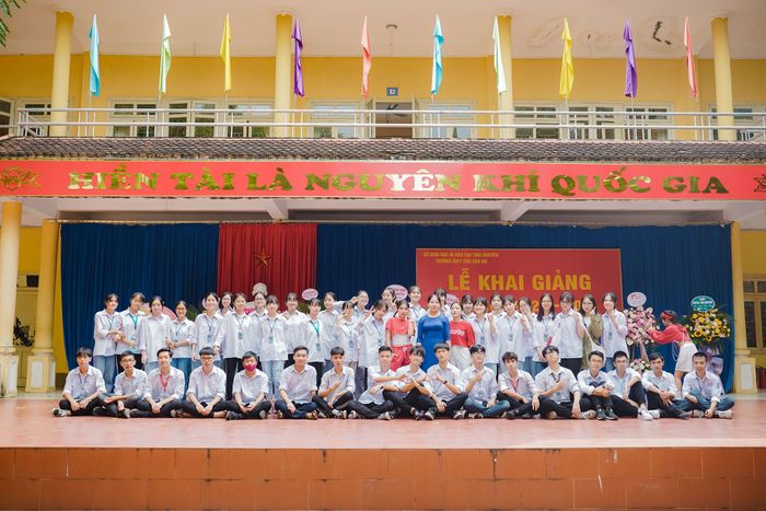 Toàn cảnh ấn tượng Trường THPT Chu Văn An