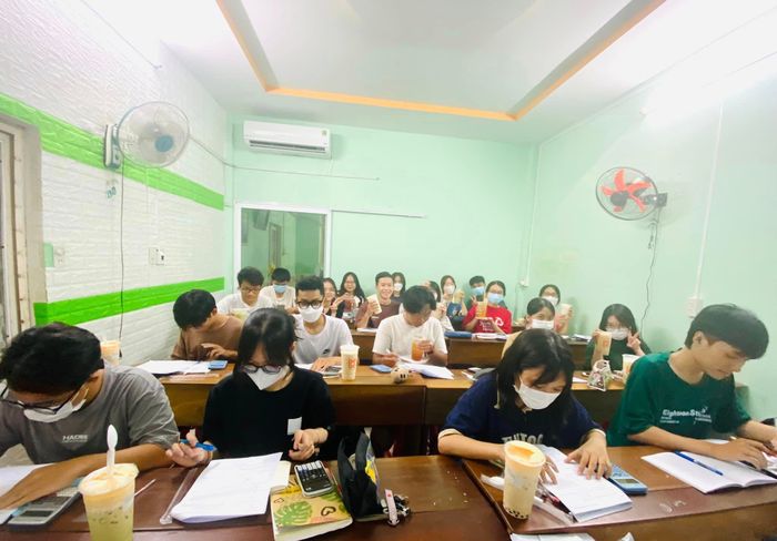 Luyện Thi THPT Lê Quang Vinh - Toán ảnh 3