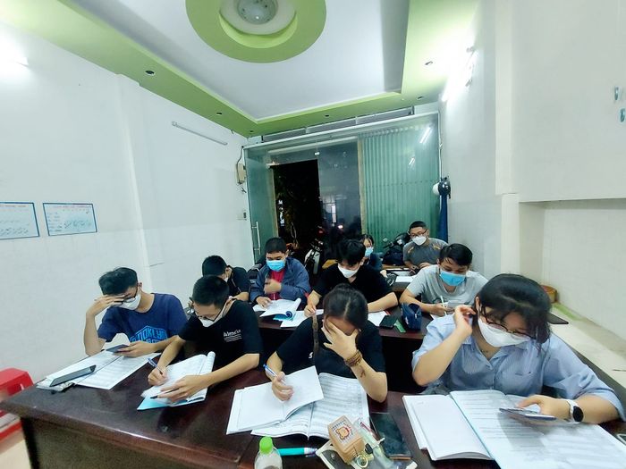 Luyện Thi THPT Trần Mạnh Trung - Hóa ảnh 2