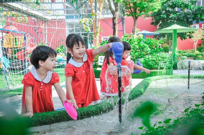 Hình ảnh khuôn viên xanh mát tại Trường Mầm Non Việt Anh VBIS