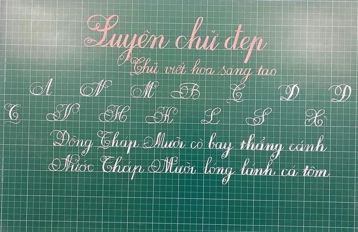 Luyện chữ đẹp Phương Dung – Hình ảnh lớp học 1