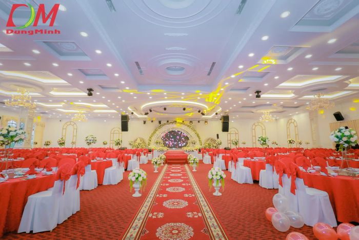 Không gian tiệc cưới thanh lịch tại Dũng Minh White Palace