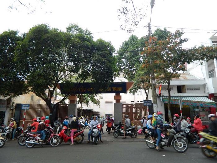 Hình ảnh phòng học hiện đại tại Trường Tiểu học Phan Chu Trinh