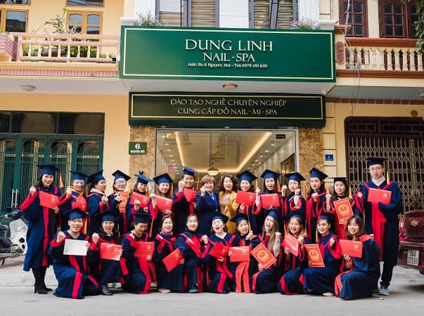 Hình ảnh không gian học tập chuyên nghiệp tại Dung Linh Nail