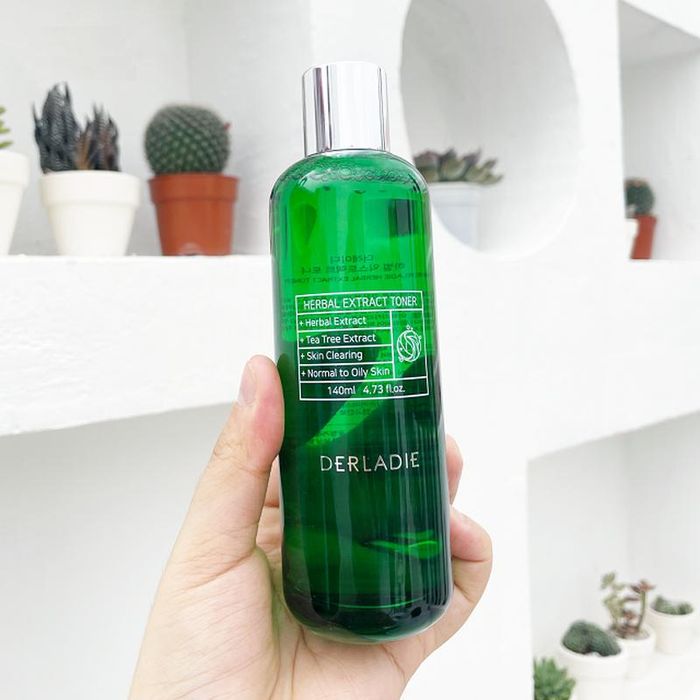 Nước Hoa Hồng Thảo Dược Giảm Mụn Derladie Herbal Extract Toner ảnh 2