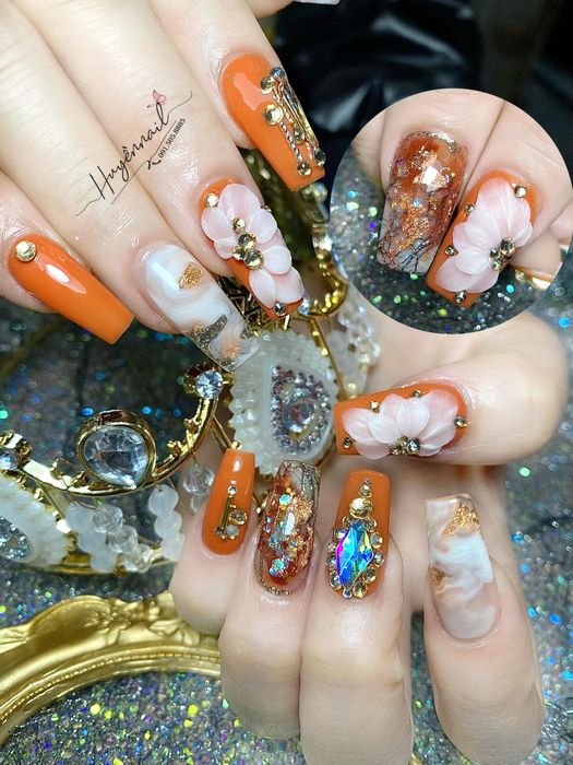 Hình ảnh học viên thực hành kỹ thuật nail chuyên sâu