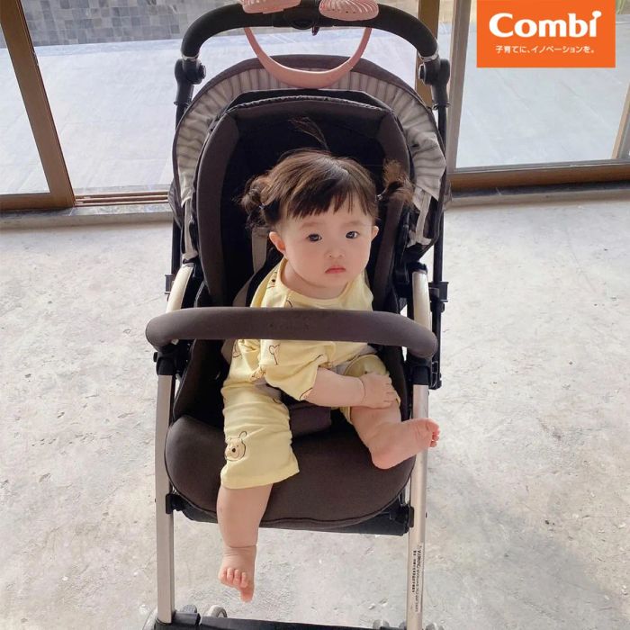 Bộ sưu tập xe đẩy Combi đa dạng kiểu dáng