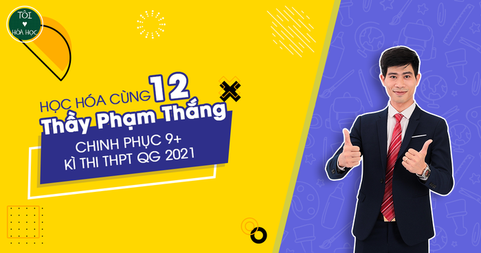 Thầy Phạm Thắng trong buổi hướng dẫn giải đề thi