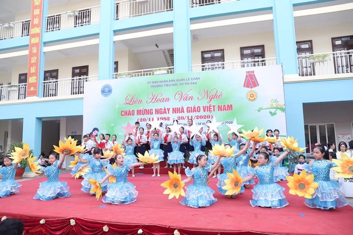 Khám phá khuôn viên xanh mát với hệ thống sân chơi thể thao khoa học tại Trường Tiểu học Võ Thị Sáu