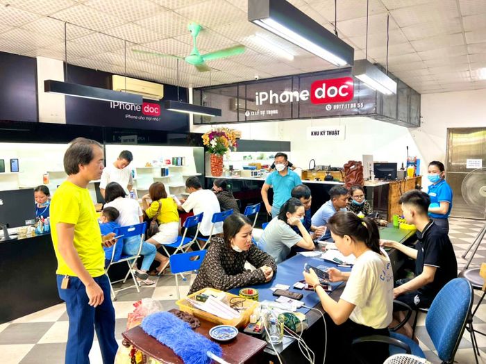 Hình ảnh showroom iPhoneDoc