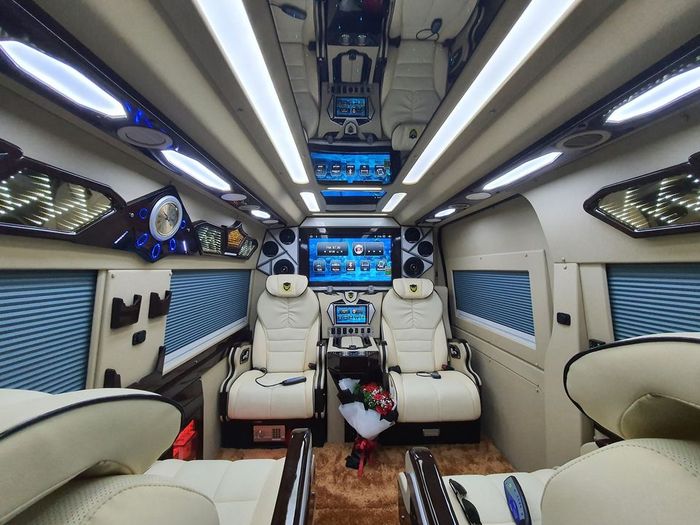 Hình ảnh showroom nội thất ô tô Đại Mỹ