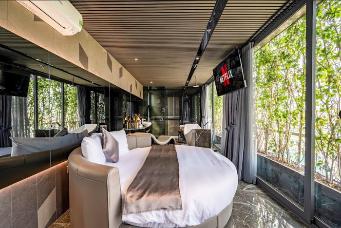 Hình ảnh Bonita Grand Hotel - không gian nghệ thuật đa sắc màu